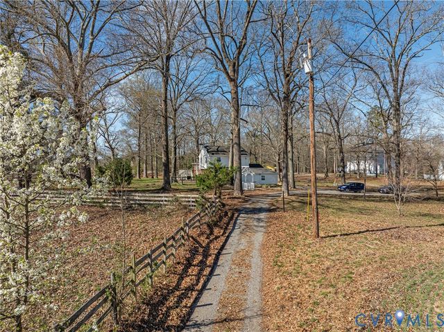 6581 Rural Point Rd, Hanover, VA 23116