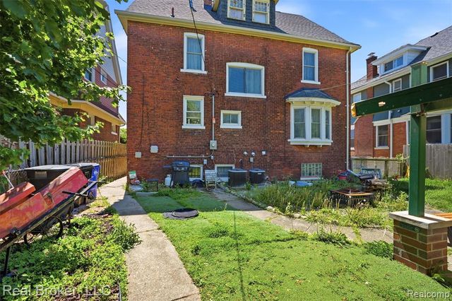 137 Trowbridge Street, Detroit, MI 48202