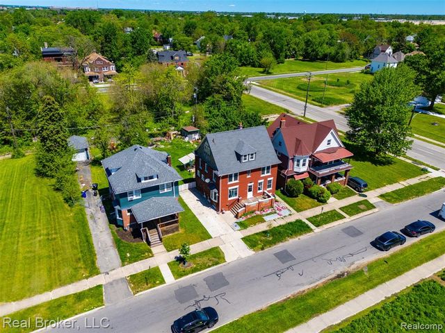 137 Trowbridge Street, Detroit, MI 48202