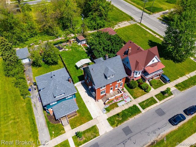137 Trowbridge Street, Detroit, MI 48202