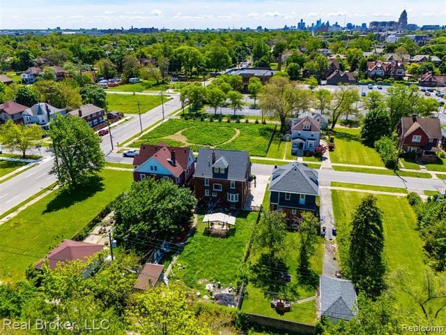 137 Trowbridge Street, Detroit, MI 48202