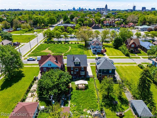 137 Trowbridge Street, Detroit, MI 48202