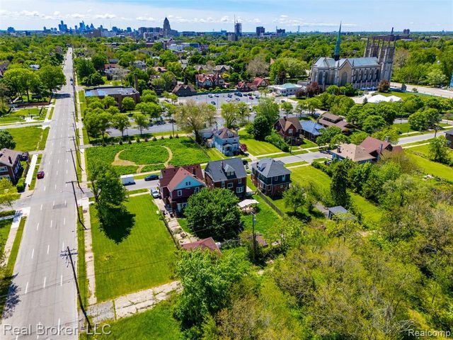 137 Trowbridge Street, Detroit, MI 48202