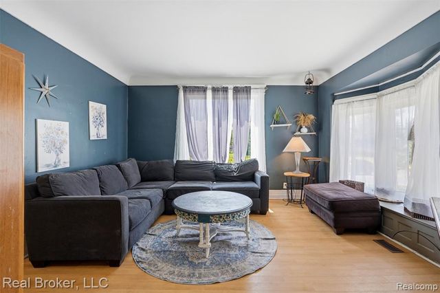 137 Trowbridge Street, Detroit, MI 48202
