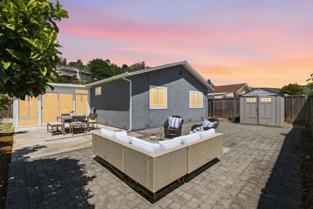 1352 Linda Mar Boulevard, Pacifica, CA 94044