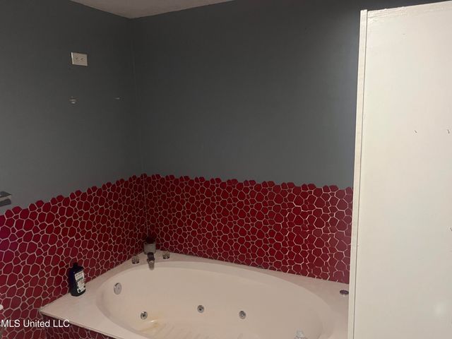 381 Sykes Road, Jackson, MS 39212