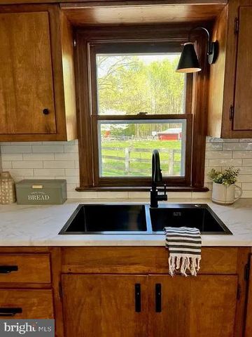 192 HIBERNIA RD, Coatesville, PA 19320