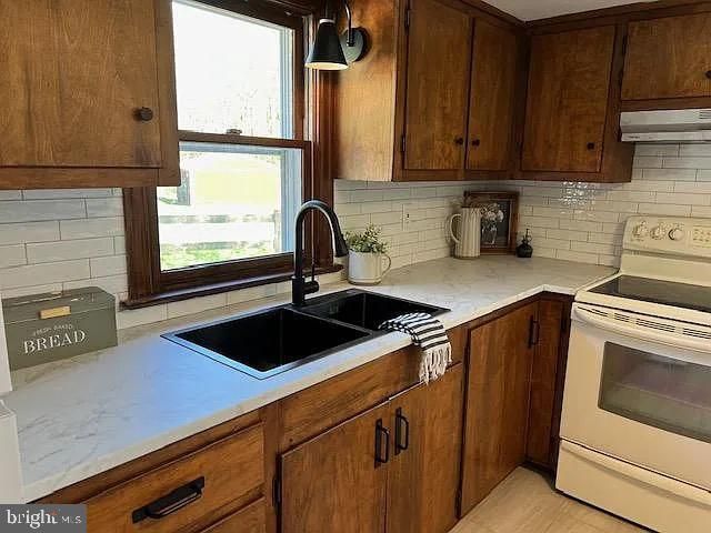192 HIBERNIA RD, Coatesville, PA 19320