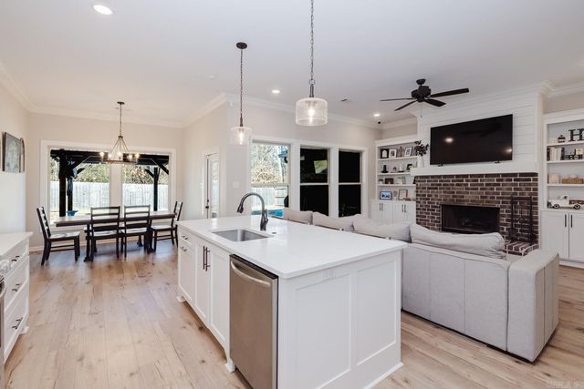 1449 Woolridge Drive, Benton, AR 72019