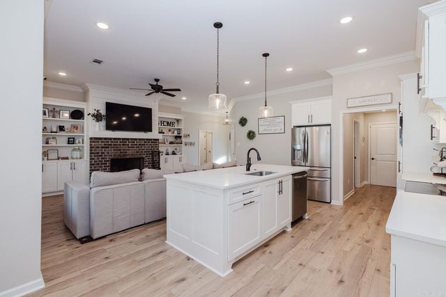 1449 Woolridge Drive, Benton, AR 72019