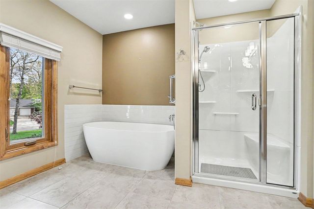 1415 Holiday Lane, Portage, MI 49024
