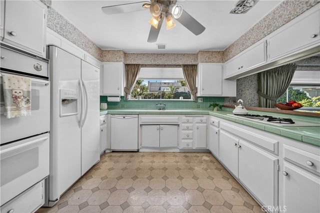 19841 Marilla Street, Chatsworth, CA 91311