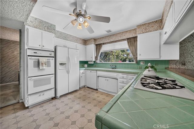 19841 Marilla Street, Chatsworth, CA 91311