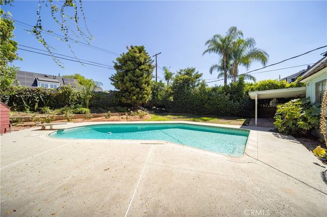 19841 Marilla Street, Chatsworth, CA 91311