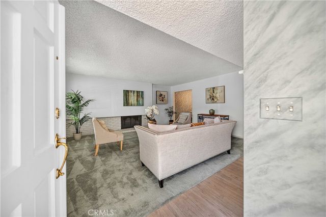 19841 Marilla Street, Chatsworth, CA 91311