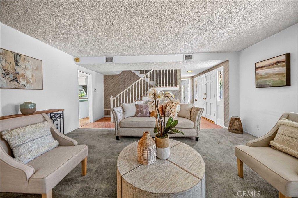 Image 10 of property listing at 19841 Marilla Street, Chatsworth, CA 91311