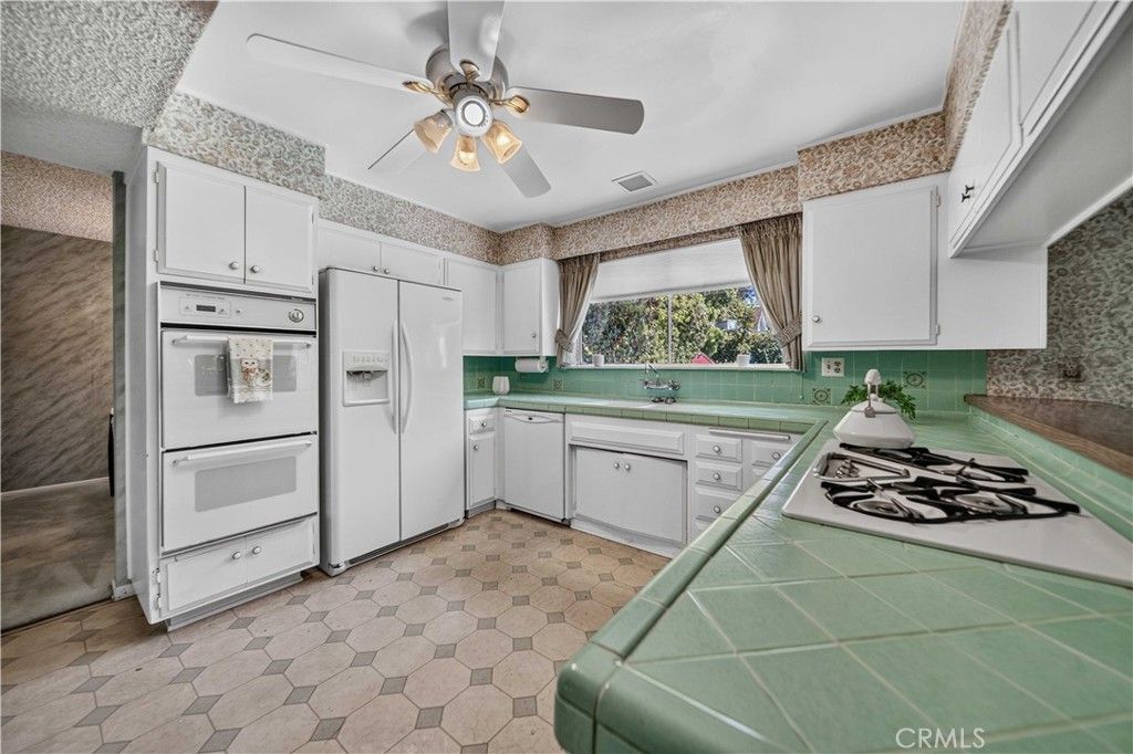 Image 16 of property listing at 19841 Marilla Street, Chatsworth, CA 91311