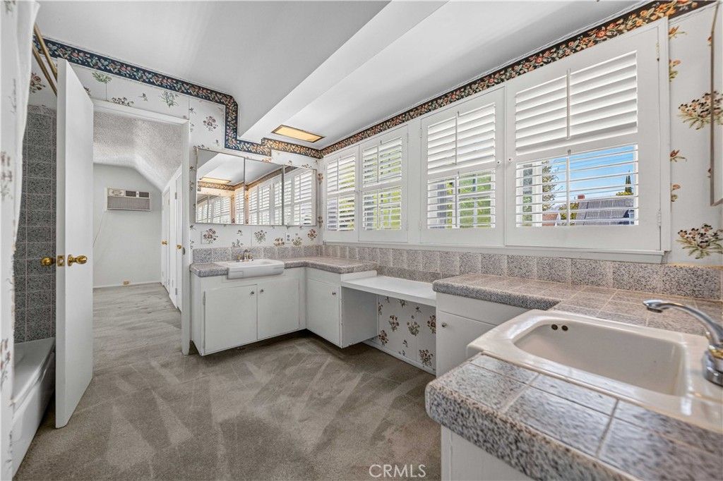 Image 27 of property listing at 19841 Marilla Street, Chatsworth, CA 91311