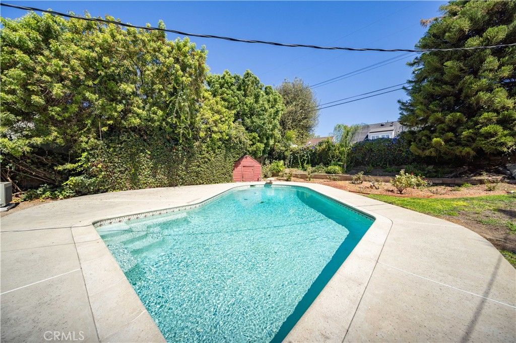 Image 34 of property listing at 19841 Marilla Street, Chatsworth, CA 91311