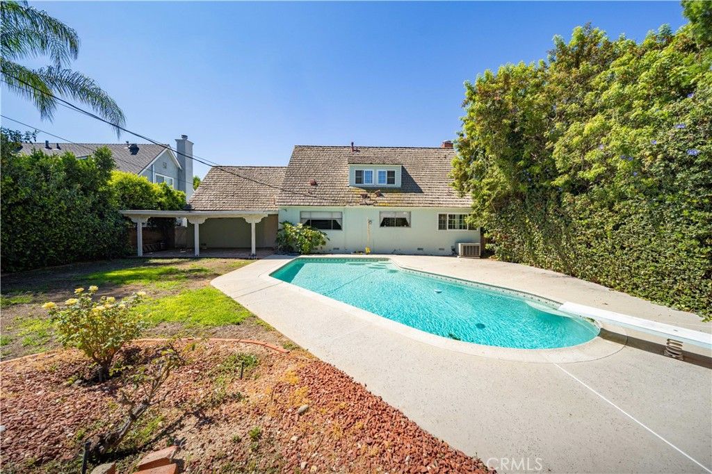Image 35 of property listing at 19841 Marilla Street, Chatsworth, CA 91311