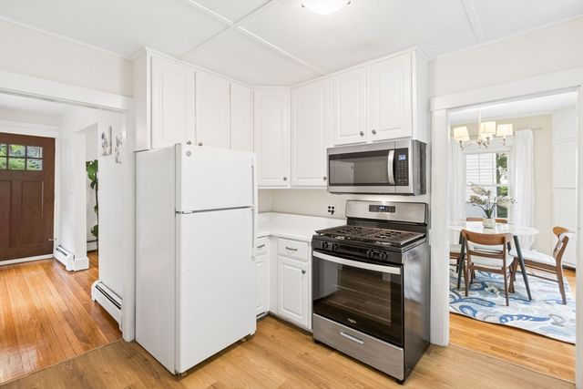 15 Woodbine Ter, Newton, MA 02466