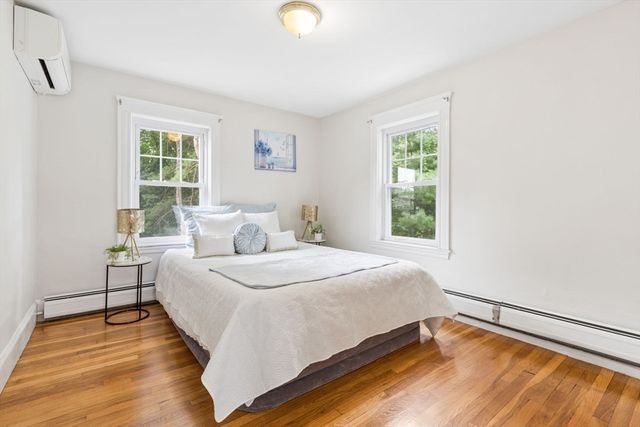 15 Woodbine Ter, Newton, MA 02466
