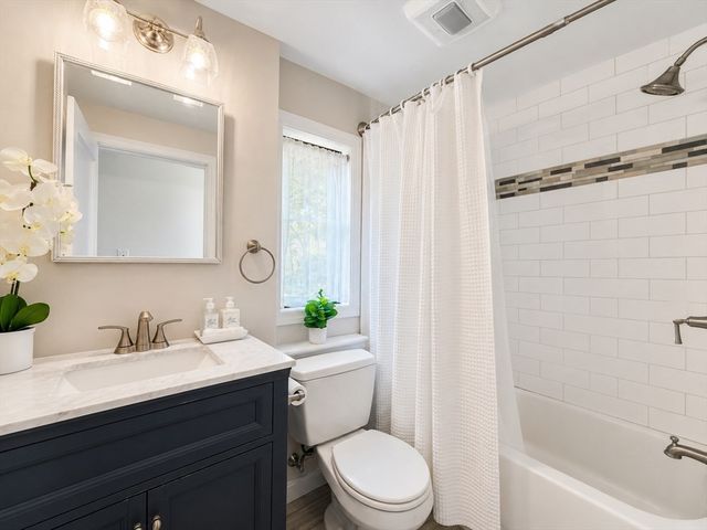 15 Woodbine Ter, Newton, MA 02466