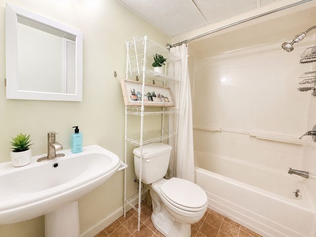 15 Woodbine Ter, Newton, MA 02466