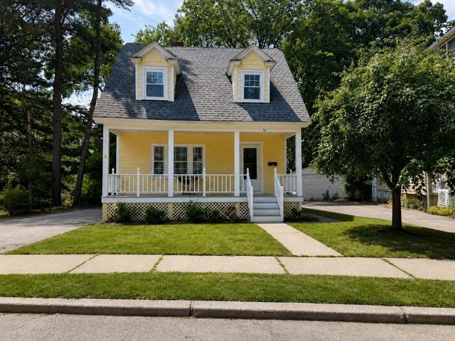 15 Woodbine Ter, Newton, MA 02466