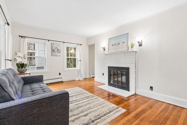 15 Woodbine Ter, Newton, MA 02466