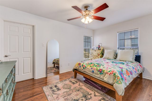 6911 E Grand Avenue, Dallas, TX 75223