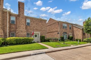 600 Wilcrest Drive 6, Houston, TX 77042