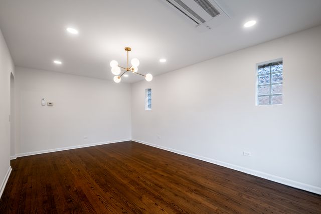 5224 N Cicero Avenue, Chicago, IL 60630