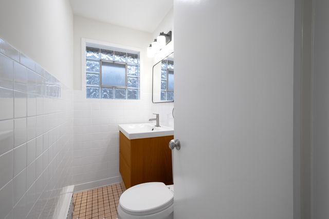 5224 N Cicero Avenue, Chicago, IL 60630