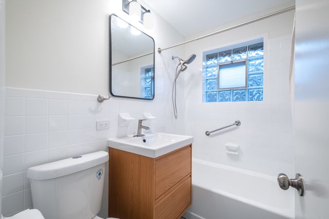 5224 N Cicero Avenue, Chicago, IL 60630