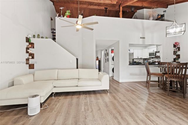 3812 NW 77th Ave, Davie, FL 33024