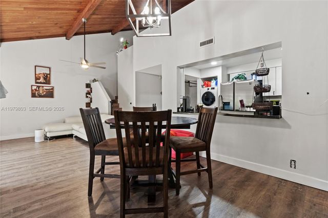 3812 NW 77th Ave, Davie, FL 33024