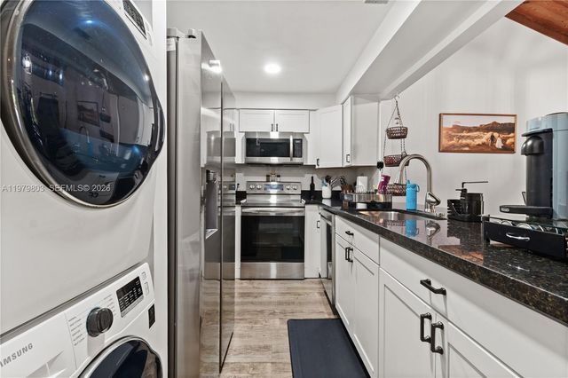 3812 NW 77th Ave, Davie, FL 33024