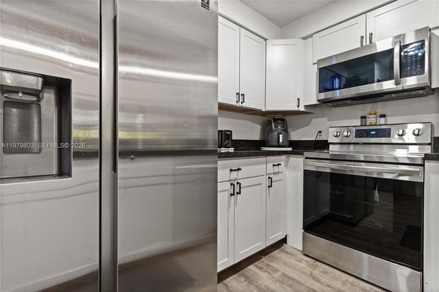 3812 NW 77th Ave, Davie, FL 33024