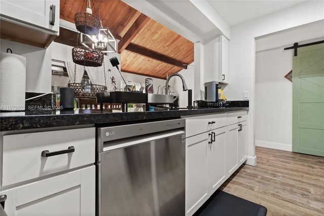 3812 NW 77th Ave, Davie, FL 33024