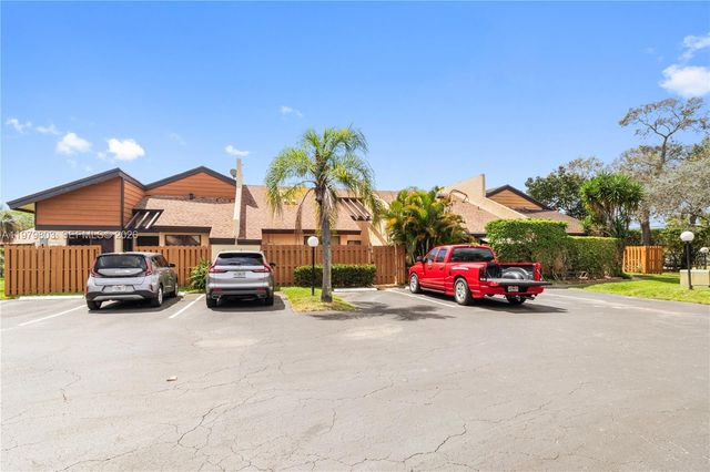 3812 NW 77th Ave, Davie, FL 33024