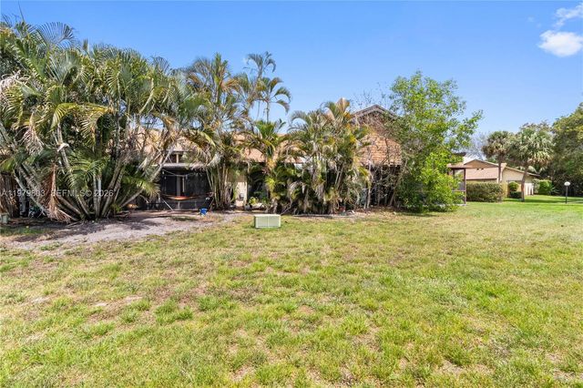 3812 NW 77th Ave, Davie, FL 33024