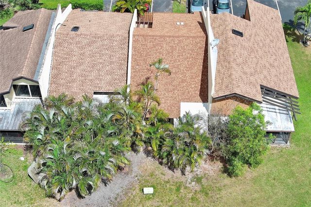 3812 NW 77th Ave, Davie, FL 33024