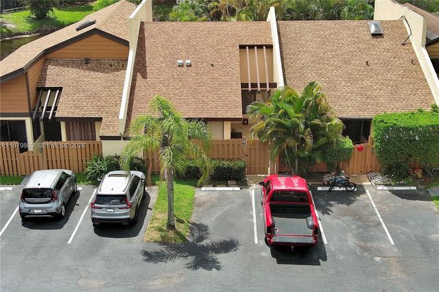 3812 NW 77th Ave, Davie, FL 33024