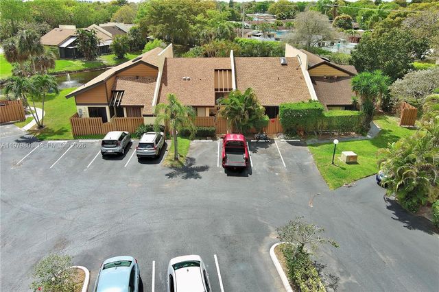 3812 NW 77th Ave, Davie, FL 33024