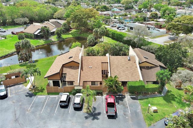 3812 NW 77th Ave, Davie, FL 33024