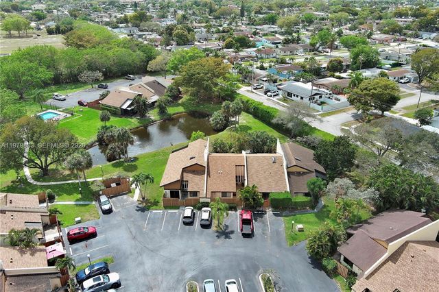 3812 NW 77th Ave, Davie, FL 33024