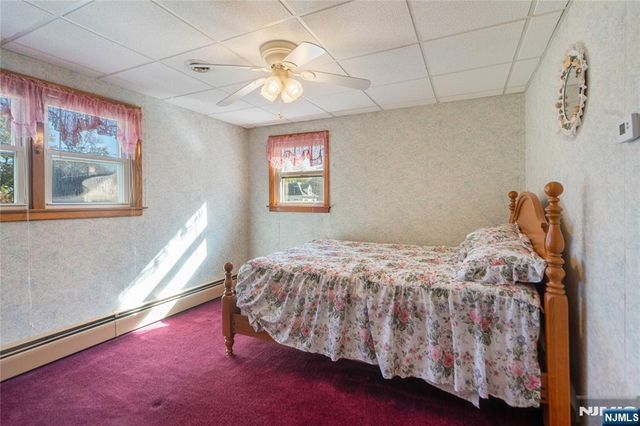 29 Leary Avenue, Bloomingdale, NJ 07403