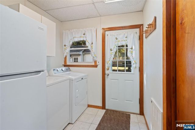 29 Leary Avenue, Bloomingdale, NJ 07403