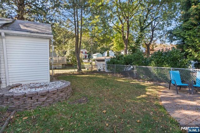 29 Leary Avenue, Bloomingdale, NJ 07403